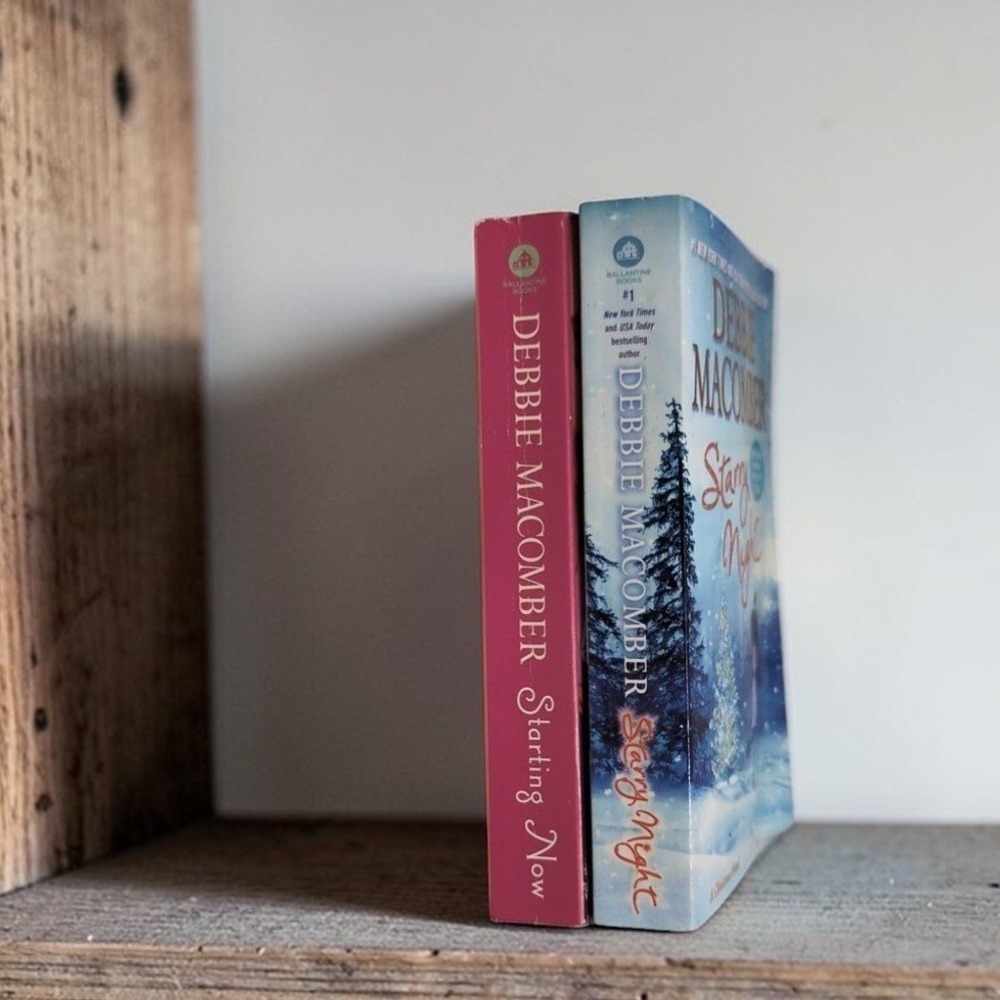 Debbie Macomber Book Lot: Starry Night Christmas & Starting Now Blossom Street